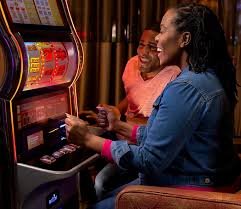 Antarmuka aplikasi sorong toto dengan meja casino live dan menu navigasi